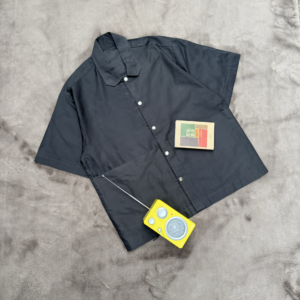 Black double pocket shirt